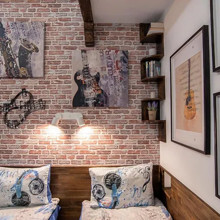 Music House-exclusive Studio In The Heart Of *